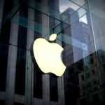 AirPods : Vous pouvez désormais faire graver des émojis