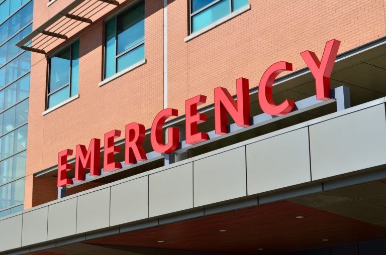 Paris : Elle meurt après avoir été oubliée aux urgences!