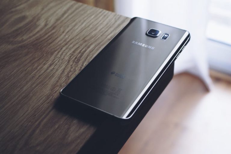 Le futur Smartphone pliable de Samsung a fuité !